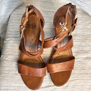 Sofft low wedge leather sandal